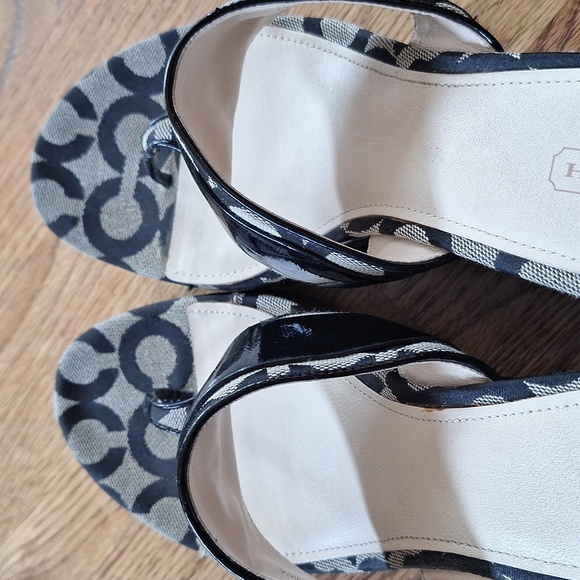 Coach Black Gypsy Signature Patent Wedge Thong Sandals 10b - Picture 6 of 13